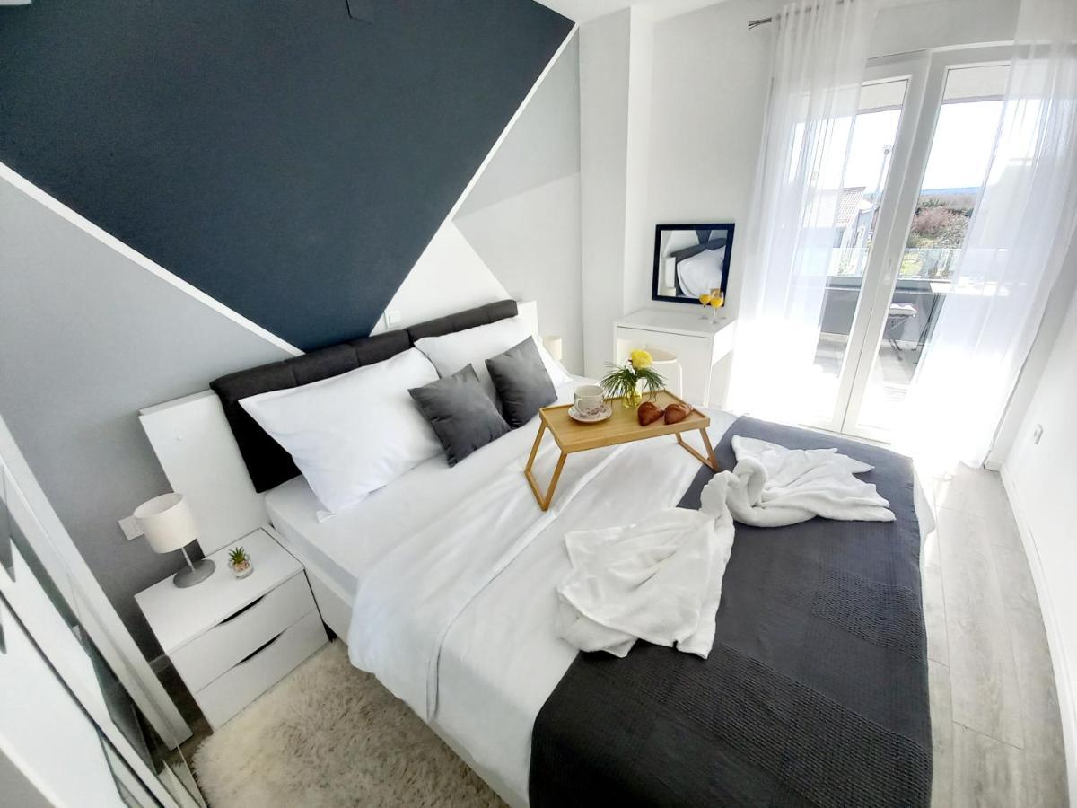 Villa Tia With Heated Pool & Jacuzzi Murvica  Εξωτερικό φωτογραφία