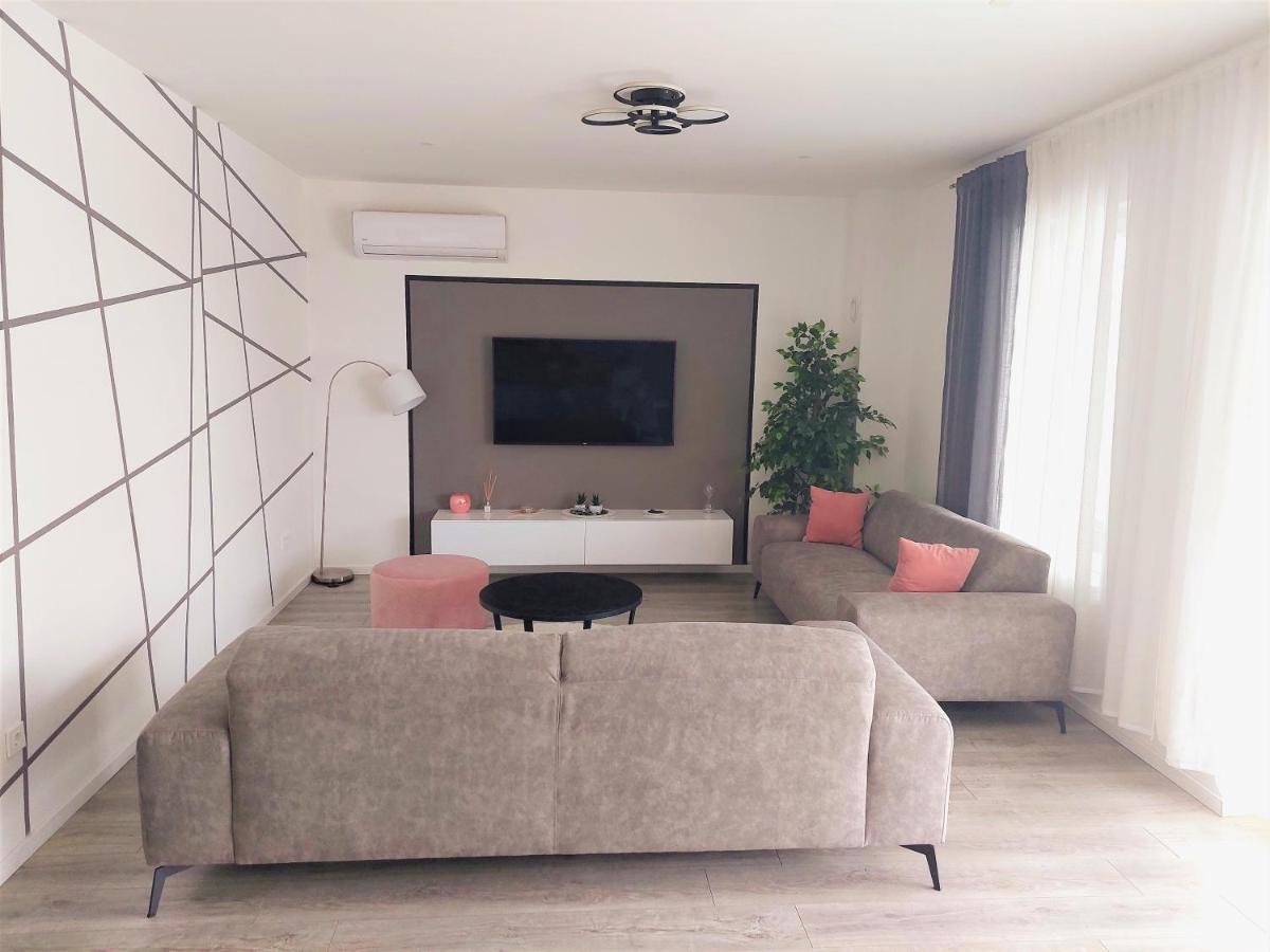 Villa Tia With Heated Pool & Jacuzzi Murvica  Εξωτερικό φωτογραφία